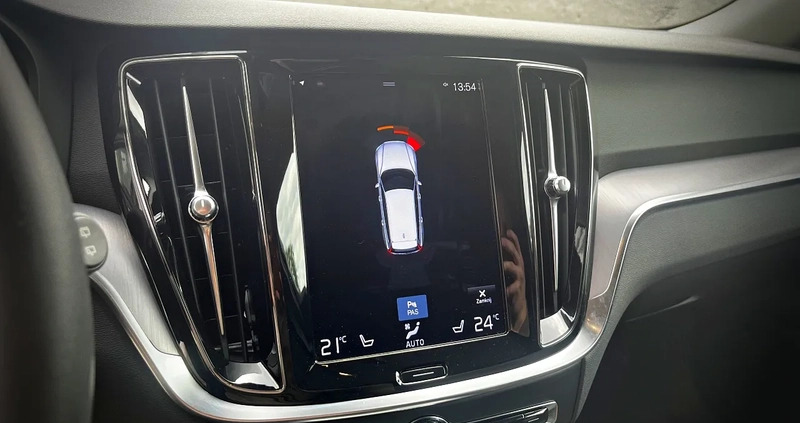 Volvo V60 Cross Country cena 174900 przebieg: 34891, rok produkcji 2022 z Skoczów małe 352